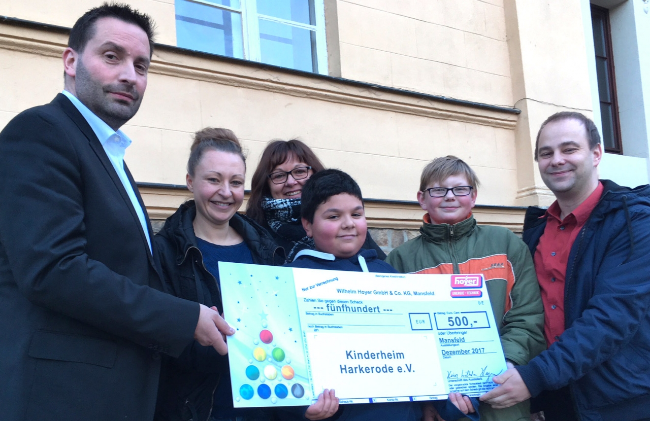 Hoyer unterstützt Kinderheim mit 500 Euro